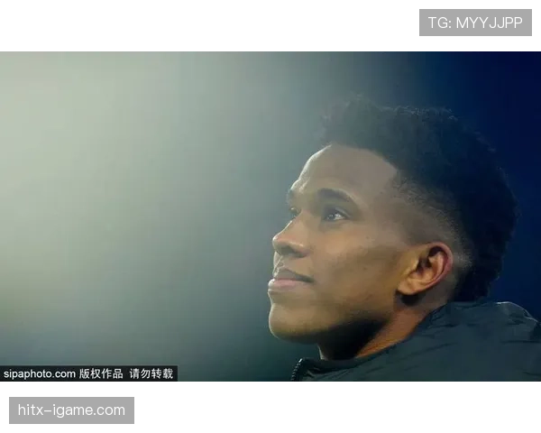 阿克塞尔·迪萨西新赛季崭露头角，稳坐后防中坚