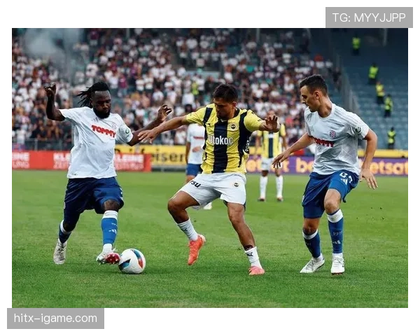 足球球星近期表现稳健,状态持续提升值得关注 足球球星近期表现稳健,状态持续提升值得关注